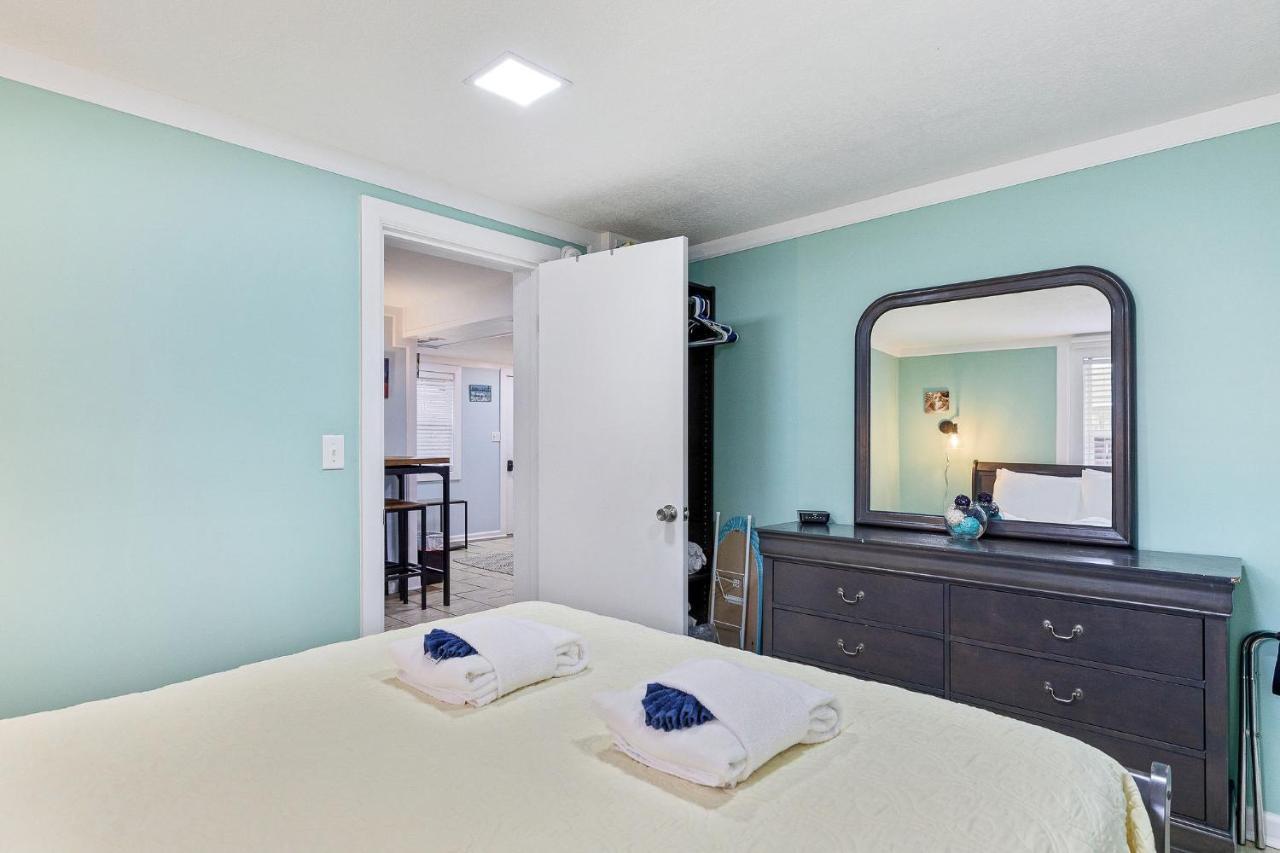 23 Center St - Sunny Side Down - Downstairs Apartment Folly Beach Eksteriør billede