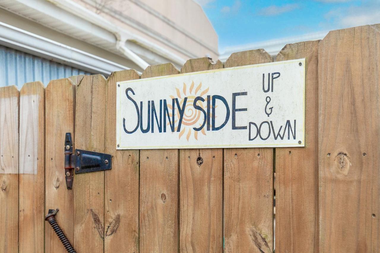 23 Center St - Sunny Side Down - Downstairs Apartment Folly Beach Eksteriør billede