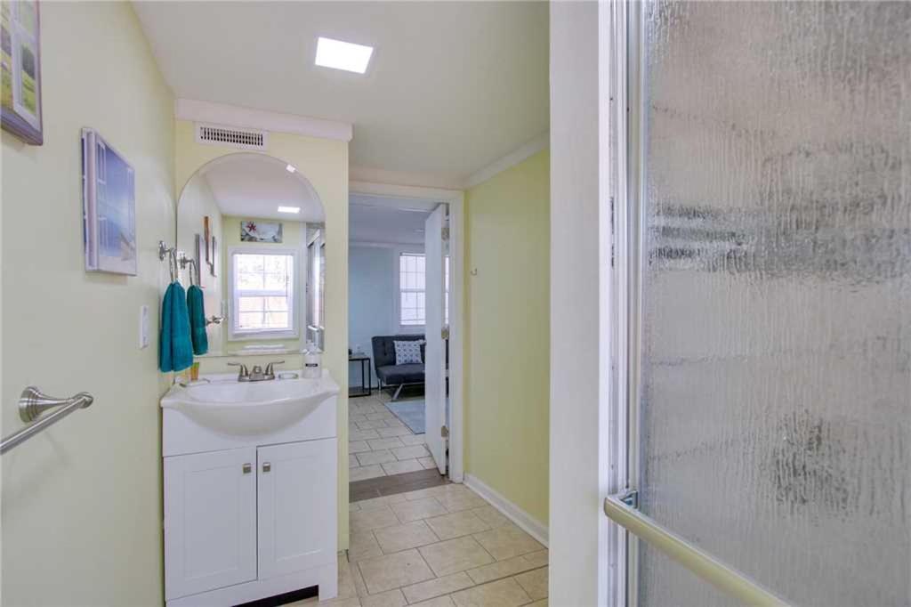 23 Center St - Sunny Side Down - Downstairs Apartment Folly Beach Værelse billede